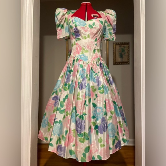 Vintage 80s Gunne Sax Pastel Floral Formal Gown With Bow Details - Picture 3 of 15